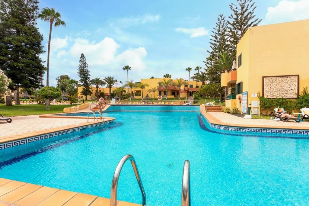 Atlantic Garden Andrew Apartments Pool Air Conditioning コラレホ エクステリア 写真