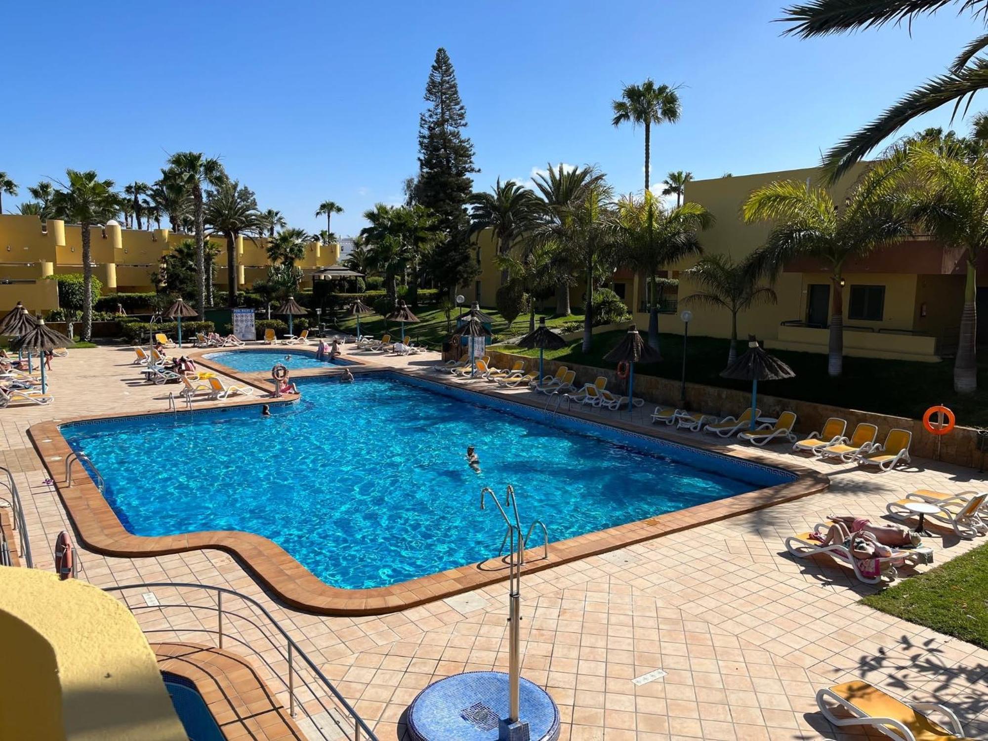 Atlantic Garden Andrew Apartments Pool Air Conditioning コラレホ エクステリア 写真